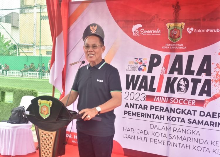 RUSMADI BUKA TURNAMEN MINI SOCCER WALIKOTA CUP