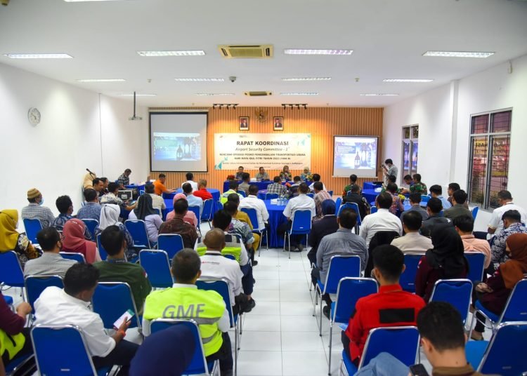 HADAPI LEBARAN, BANDARA SAMS RAKOR ASC