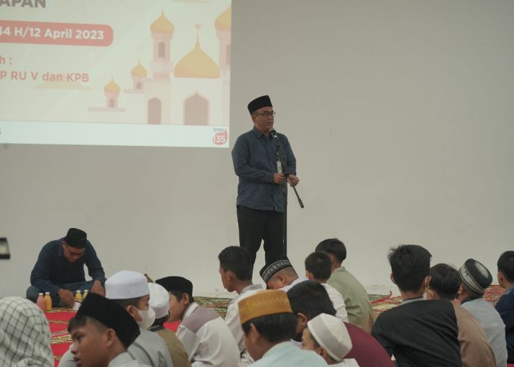 100 YATIM TERIMA SANTUNAN KPI