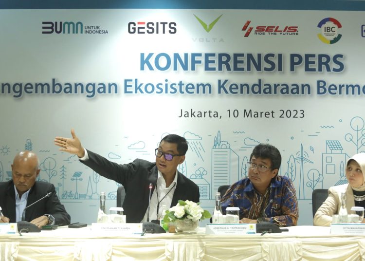 PERMUDAH KEPEMILIKAN MOTLIS, PLN GANDENG PERBANKAN