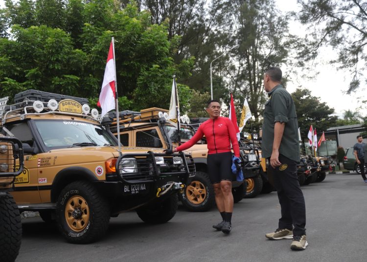KOMUNITAS LAND ROVER SILATURAHMI KE KODAM VI/MLW