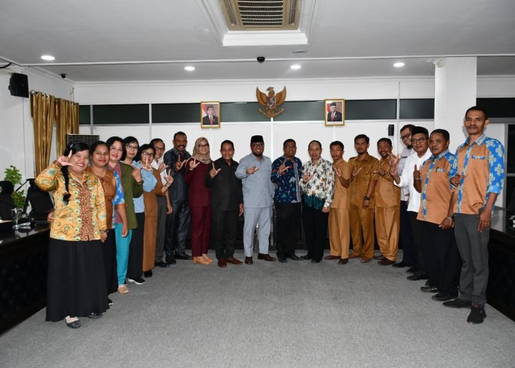 DPRD TERIMA USULAN TAMBAHAN KUOTA GURU