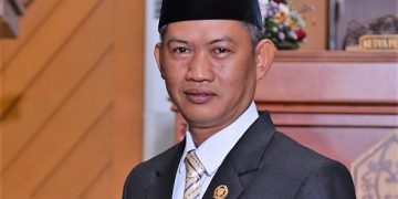 AHMAD SOPIAN USULKAN PEMBERIAN PENGHARGAAN KEPADA KEPALA SEKOLAH