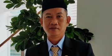 BANYAK TIANG DAN KABEL SEMRAWUT, AHMAD SOPIAN MINTA DIBENAHI