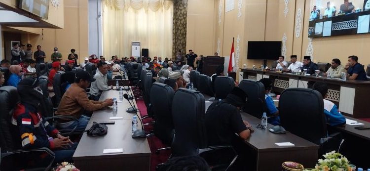 HARI BURUH, PEKERJA MINTA PENYESUAIAN UPAH