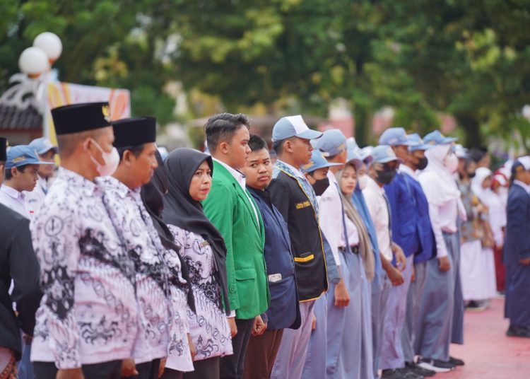 PERINGATI HARDIKNAS, WALIKOTA LUNCURKAN 1 GURU 1 BUKU