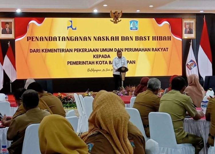 PEMERINTAH HIBAHKAN ASET SENILAI 42 MILIAR