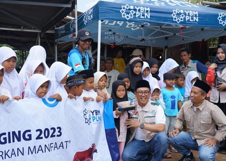 YBM PLN BERBAGI 1.444 HEWAN KURBAN