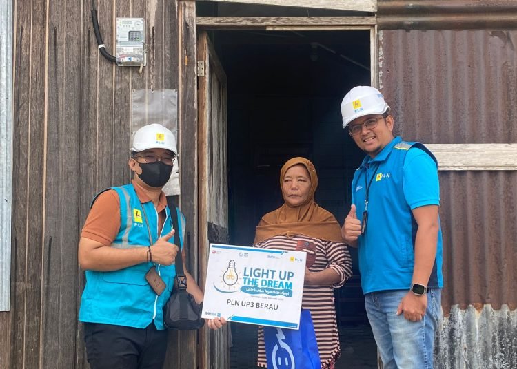 10 WARGA BERAU DAPAT SAMBUNGAN PLN GRATIS