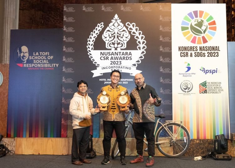 2 PROGRAM KPI HASILKAN PENGHARGAAN