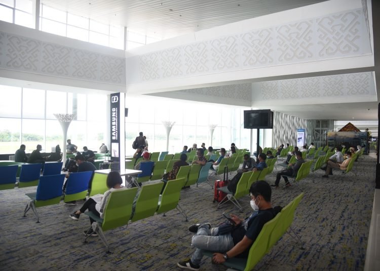 SEMESTER I 2023, PENUMPANG BANDARA SAMS NAIK 44%