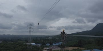 PLN ENERGIZE 2 JALUR TRANSMISI KUTIM