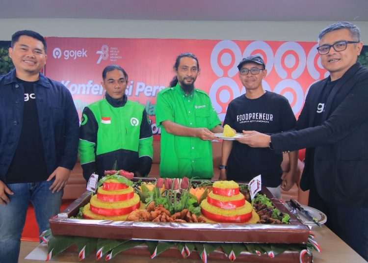 RAYAKAN KEMERDEKAAN, GOJEK PERSEMBAHKAN LAYANAN HEMAT