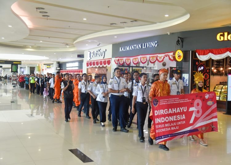 BANDARA SAMS GELAR PAWAI KEMERDEKAAN