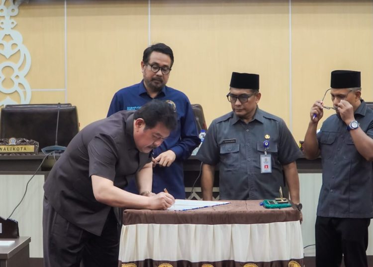 DPRD SAHKAN DUA PANSUS