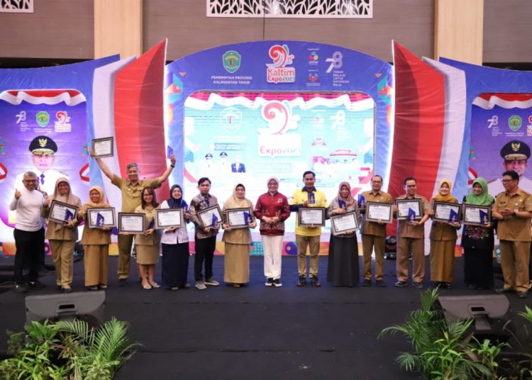 STAN DISKOMINFO RAIH PENGHARGAAN