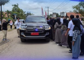 GUBERNUR KUNJUNGI BARAT KALTIM