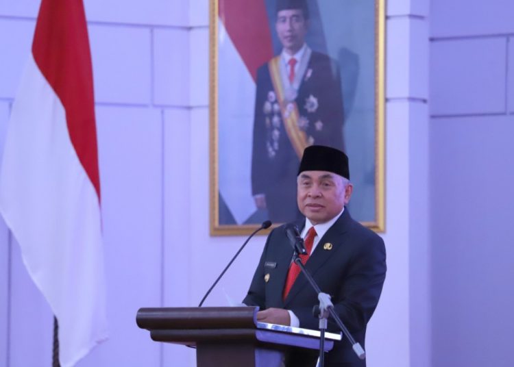 GUBERNUR GELAR MUTASI TERAKHIR