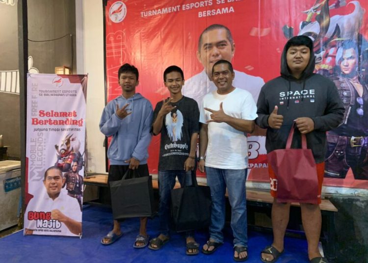 ANGGOTA DPRD GELAR TURNAMEN E-SPORT