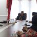 SAMBUT BAWASLU, BUPATI SIAP SINERGI