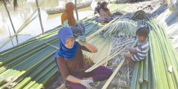 WARGA SALIKI MANFAATKAN LIMBAH PERKEBUNAN