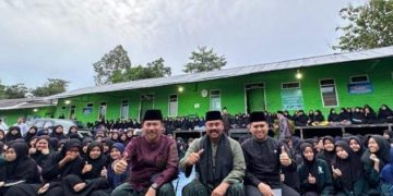 27 PESANTREN TERIMA DANA HIBAH