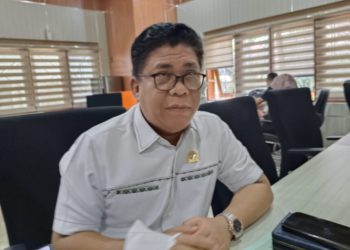 ARDIANSYAH USULKAN SERAGAM BATIK