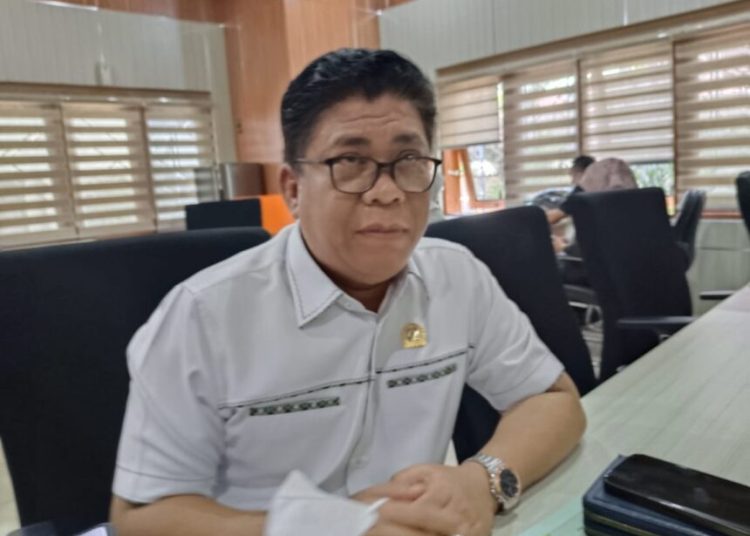 ARDIANSYAH USULKAN SERAGAM BATIK