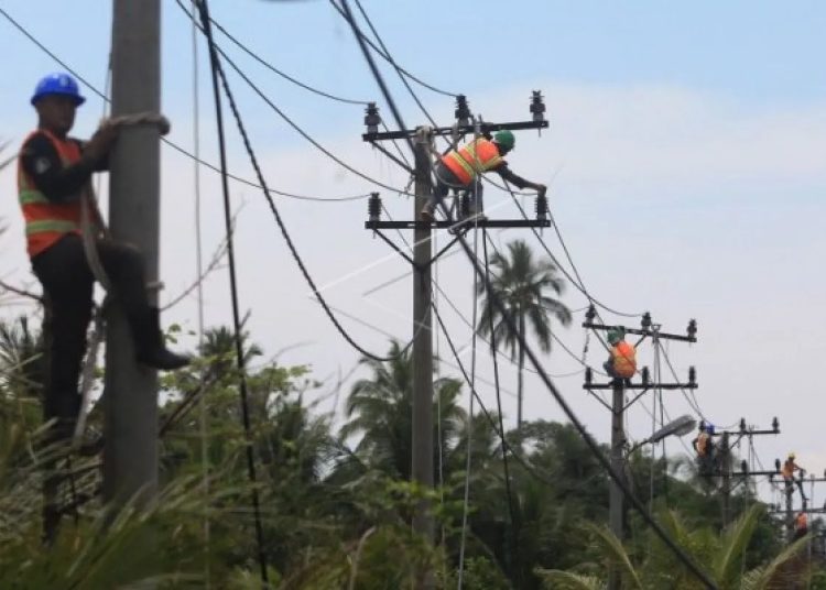DESA MELINTANG NIKMATI LISTRIK 24 JAM
