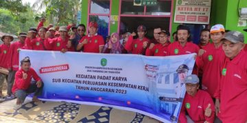 DISTRANSNAKER GULIRKAN PROGRAM PADAT KARYA