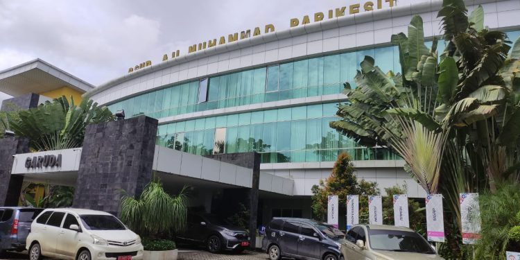 LARS-DHP GELAR SURVEI AKREDITASI DI RSUD AM PARIKESIT