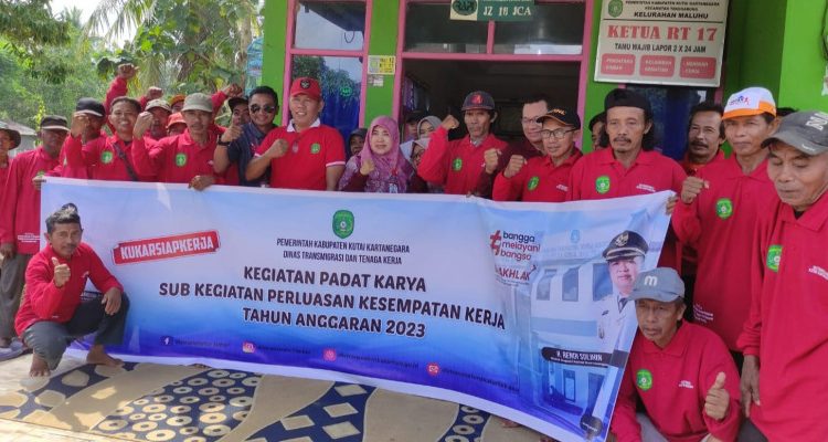 JAGA INFLASI, DISNAKERTRANS LUNCURKAN PADAT KARYA