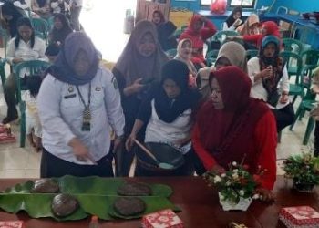 WARGA KUKAR OLAH KUDAPAN LIMBAH POHON PISANG