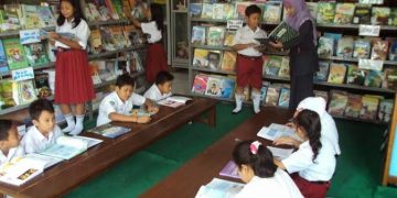 PERPUSTAKAAN KAMPUNG DAN SEKOLAH PERLU PERHATIAN