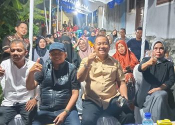 KAMARUDDIN JANJIKAN POKIR KE WARGA