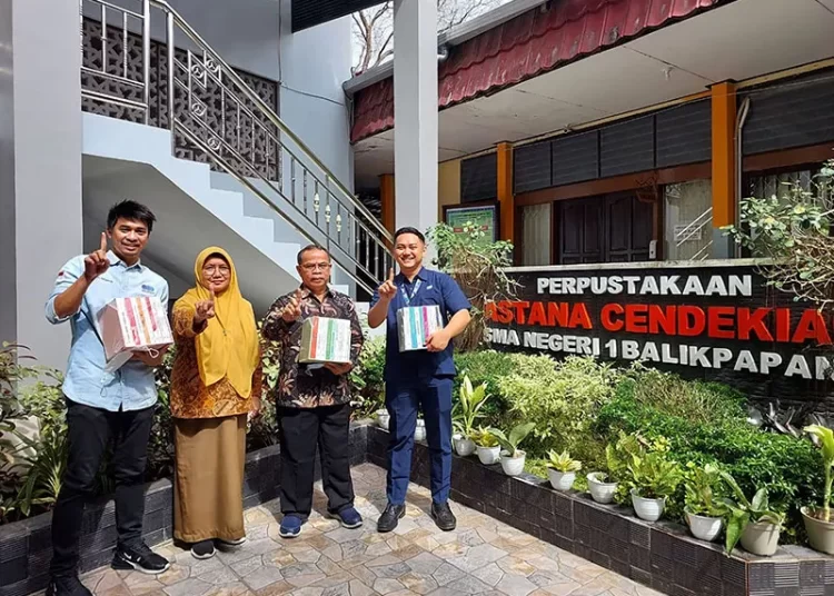 PENGELOLA PERPUSTAKAAN SEKOLAH WAJIB KOMPETEN