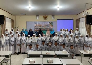 4 SMP DAPAT SOSIALISASI GEMAR MEMBACA