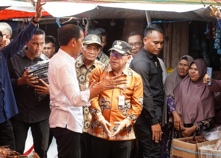 PRESIDEN PASTIKAN RELOKASI PASAR WARU