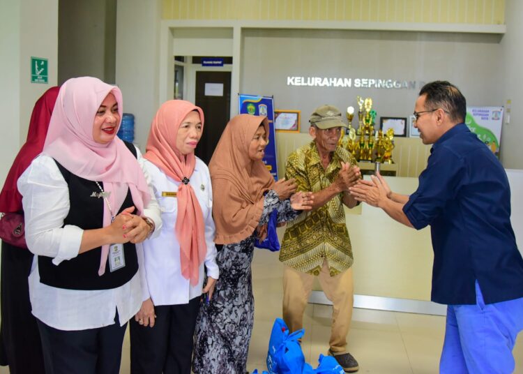 AKHIR TAHUN, BANDARA SAMS BERBAGI 350 SEMBAKO