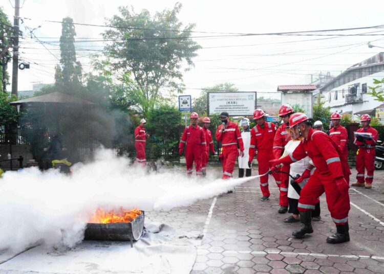 SAMBUT BULAN K3, KPI GELAR PELATIHAN APAR