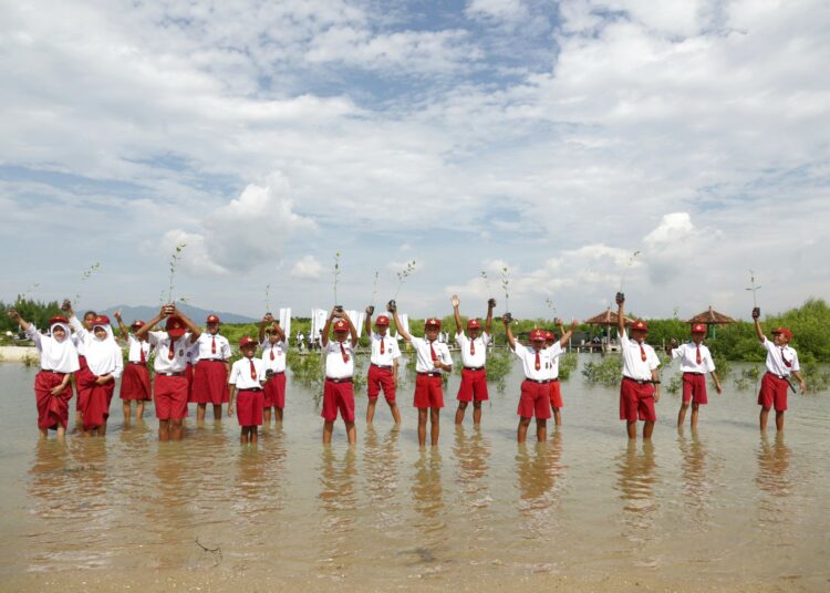 PLN TANAM 283.739 POHON DI 2023