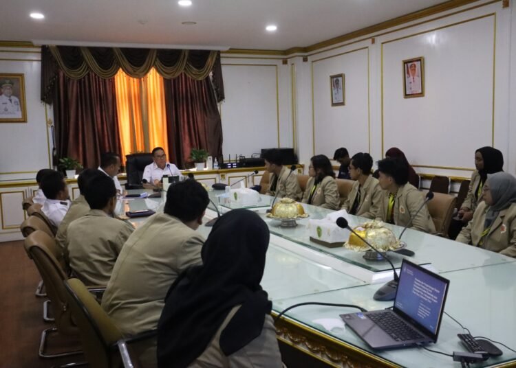 UGM GELAR KKN DI WARU