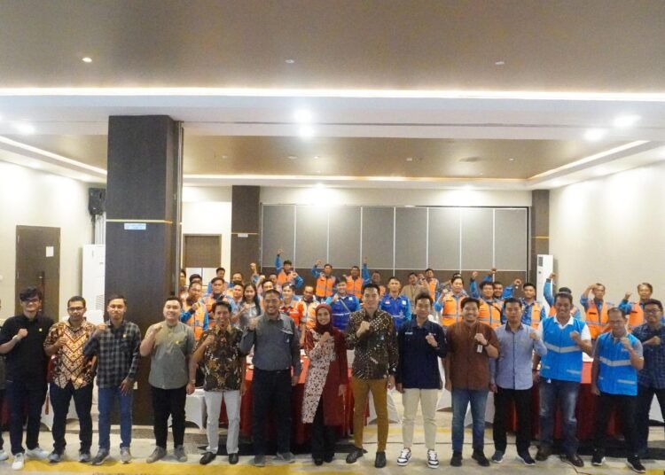 19 UNIT KERJA PLN TERIMA PENGHARGAAN