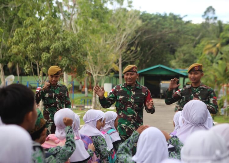 ANAK TK KUNJUNGI MAKO SATGAS PAMTAS