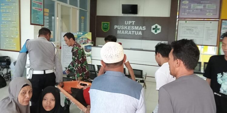 GELOMBANG TINGGI, SPEEDBOAT TERBALIK DI MARATUA