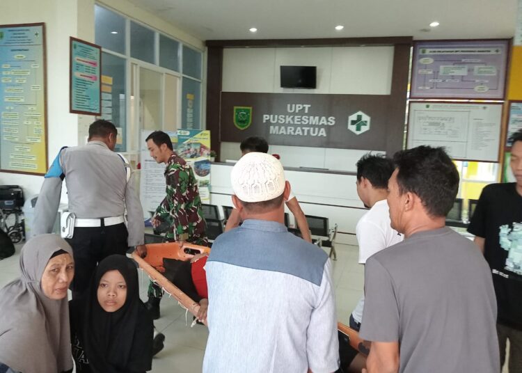 GELOMBANG TINGGI, SPEEDBOAT TERBALIK DI MARATUA