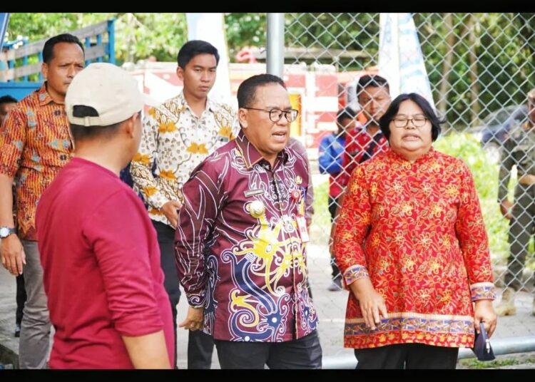 RUSA SAMBAR HIASI KANTOR BUPATI PPU