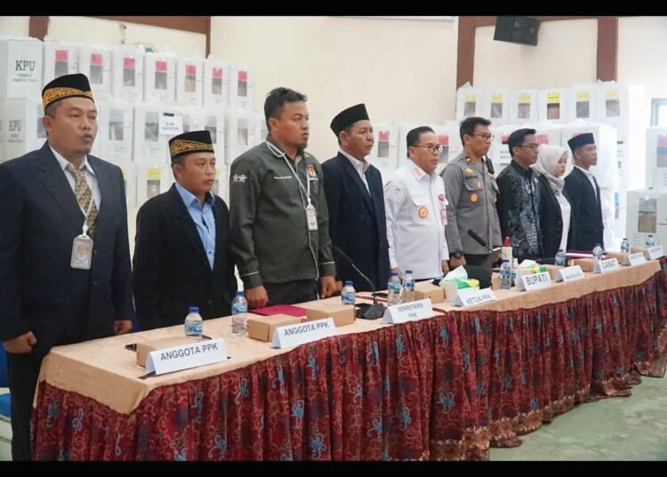 PJ BUPATI HADIRI PLENO DAPIL 2