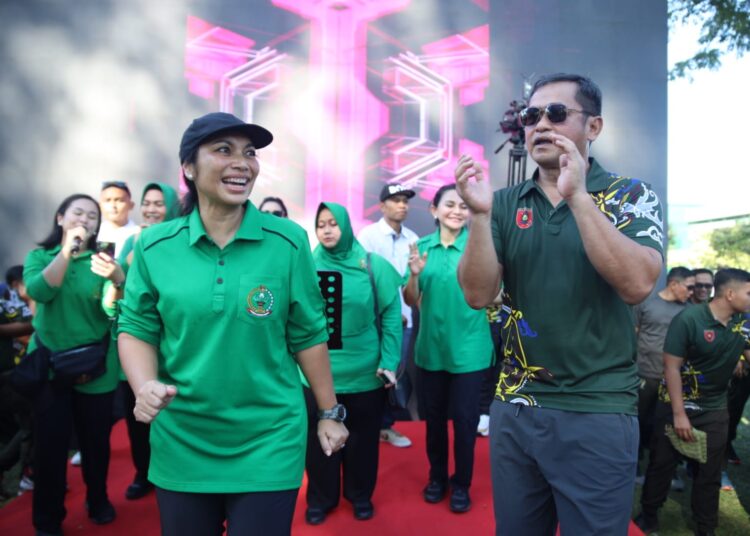 KASAD IKUT JALAN SEHAT KODAM VI/MLW