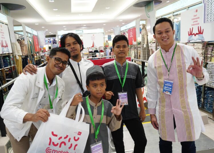 PERTAMINA AJAK 50 ANAK BELANJA LEBARAN